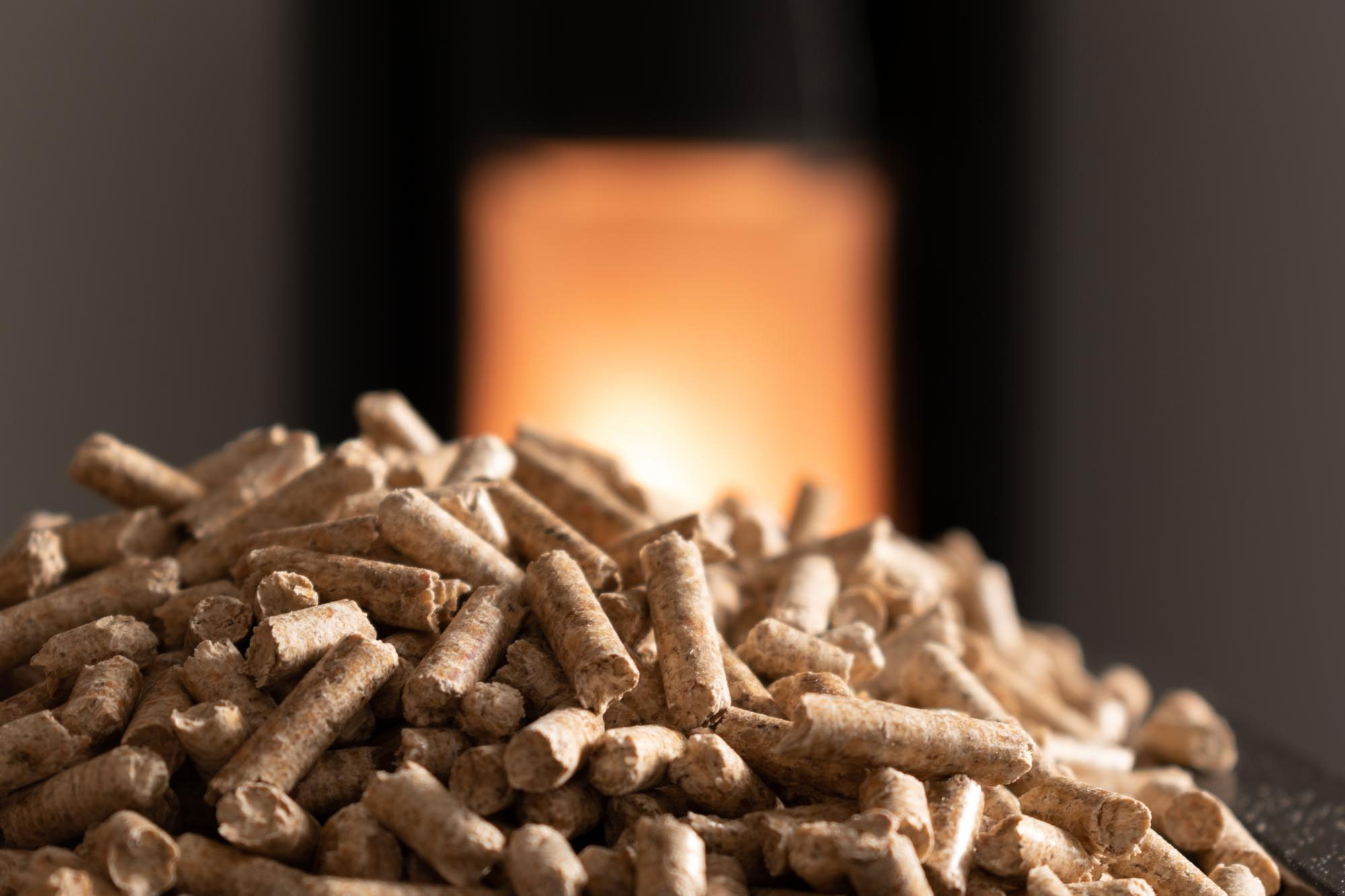 modern-domestic-pellet-stove-granules-stove-with-flames-peleti-pin